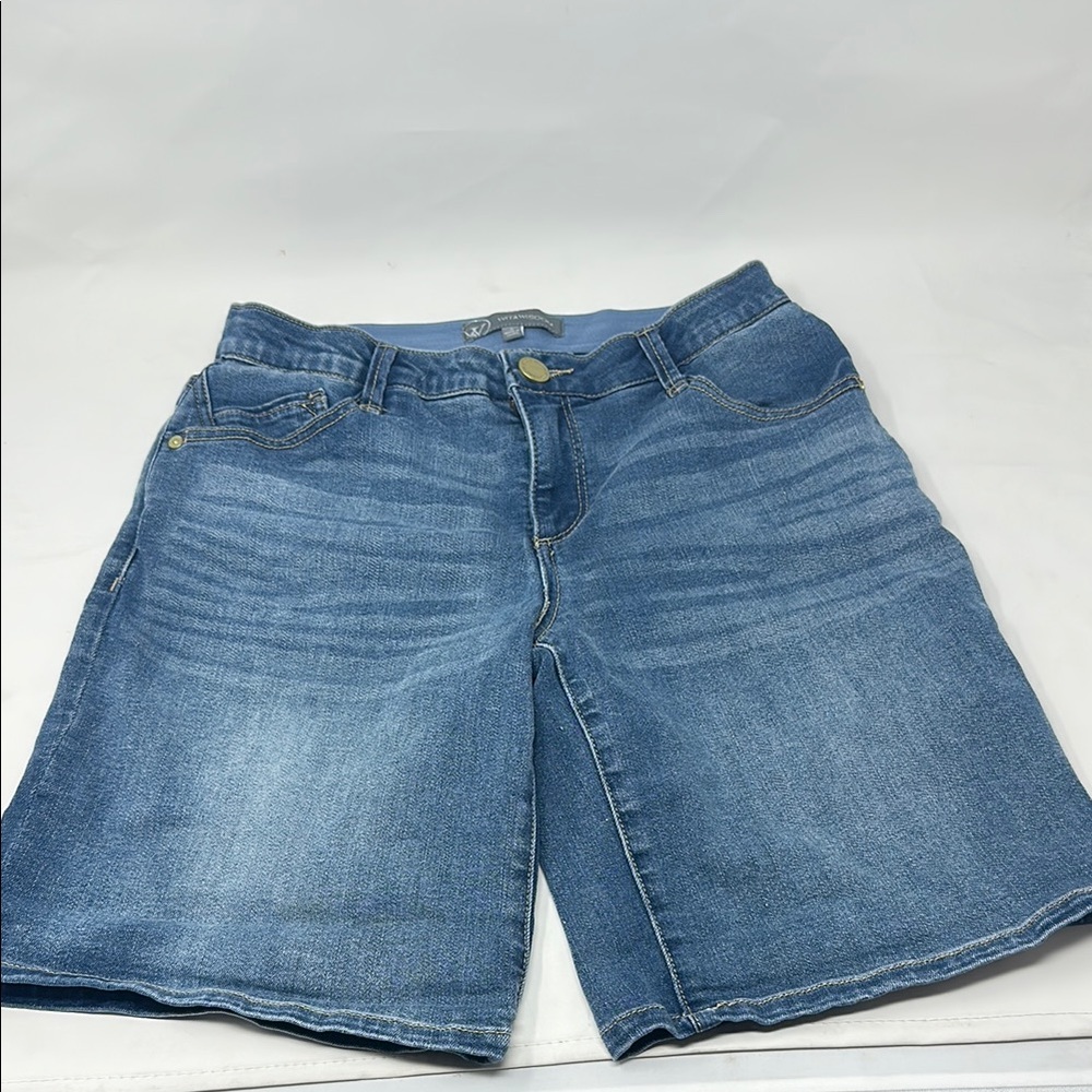Wit and wisdom Bermuda shorts size 6